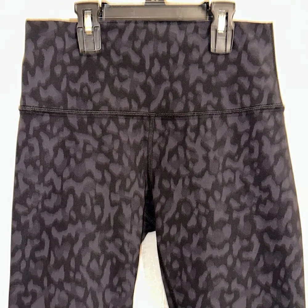 lululemon 6 21” Black Gray Camouflage Athletic Workout Crop Legging